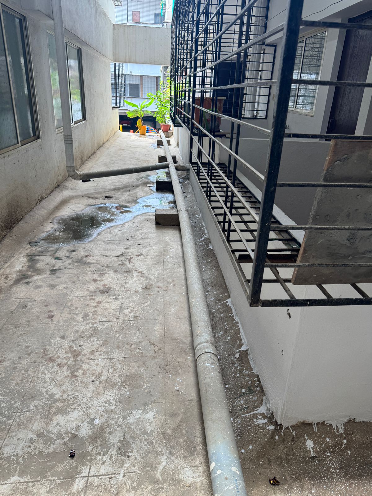 Balcony waterlogging and standing water before waterproofing